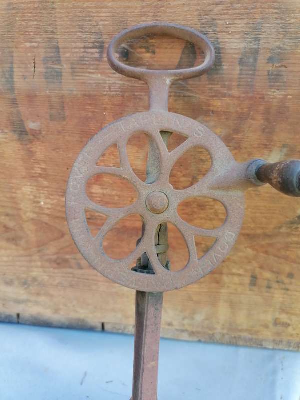 Antique Dover egg beater