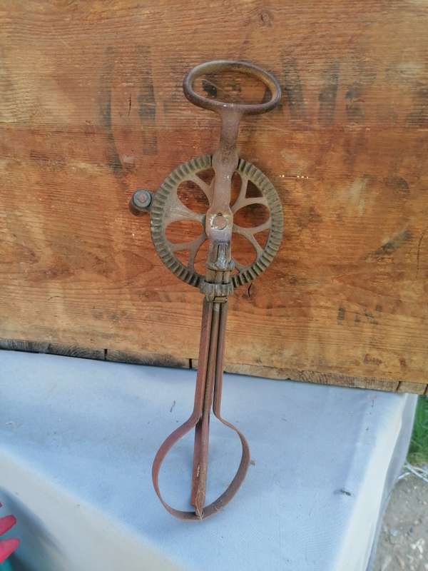 Antique Dover egg beater