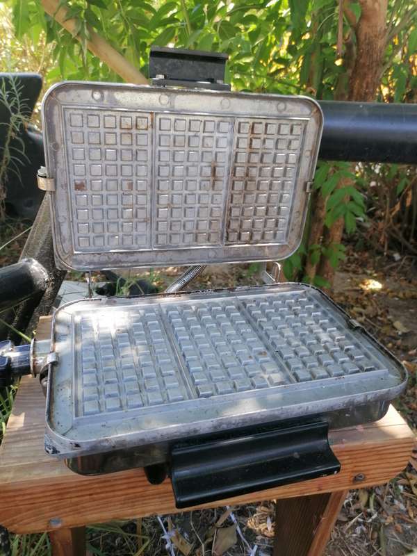 Vintage waffle maker /griller