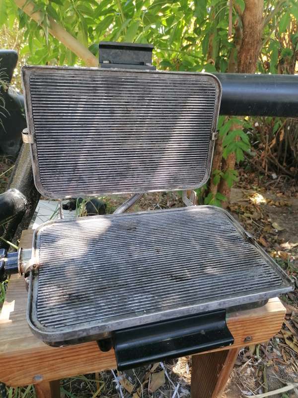 Vintage waffle maker /griller