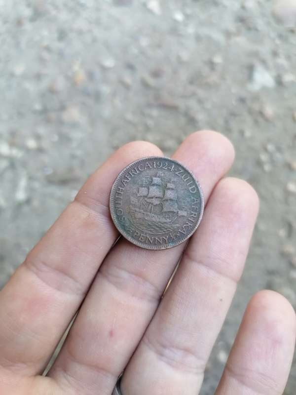 Rare find 1924 south african 1/2 penny with low mintage of 64165