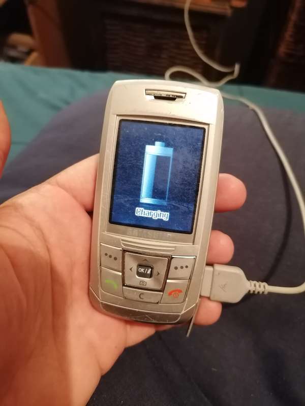 Working condition Samsung E250 cellphone with accessories