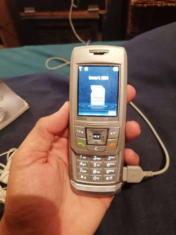 Working condition Samsung E250 cellphone with accessories
