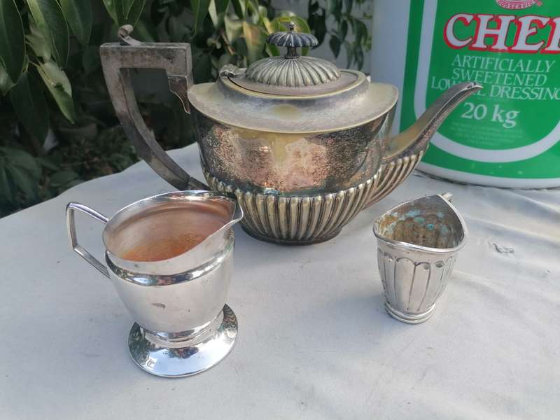 Any tea pot with extra