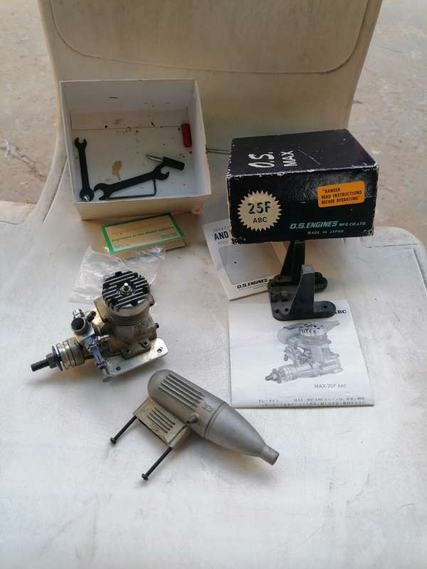O. S MAX 25f ABC airplane engine