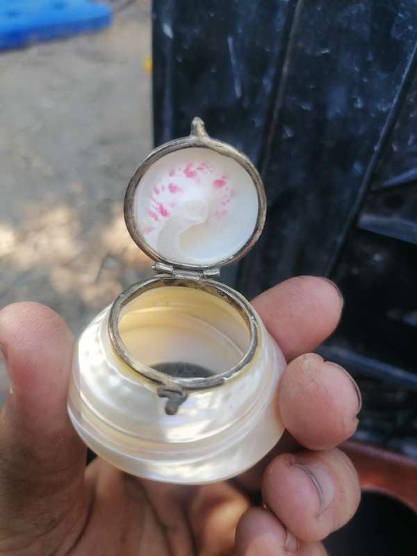 ANTIQUE EDWARDIAN MOTHER OF PEARL SNUFF BOTTLE 1900S