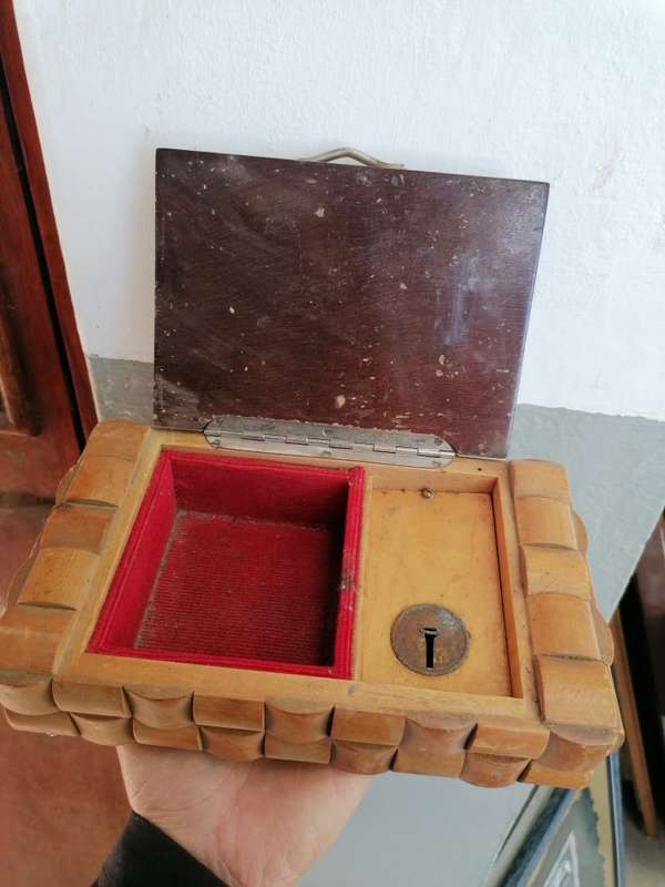 Vintage trinket box