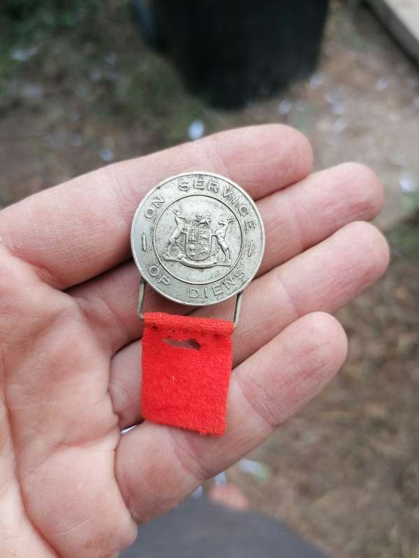 WW2 ON SERVICE / OP DIENS BADGE