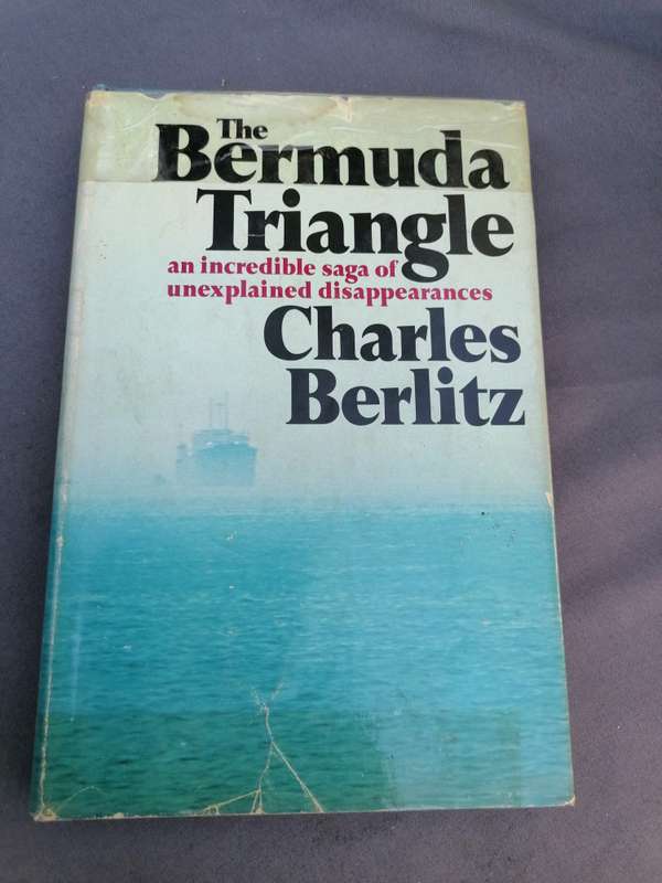 THE BERMUDA TRIANGLE BY CHARLES BERLITZ HARDCOVER