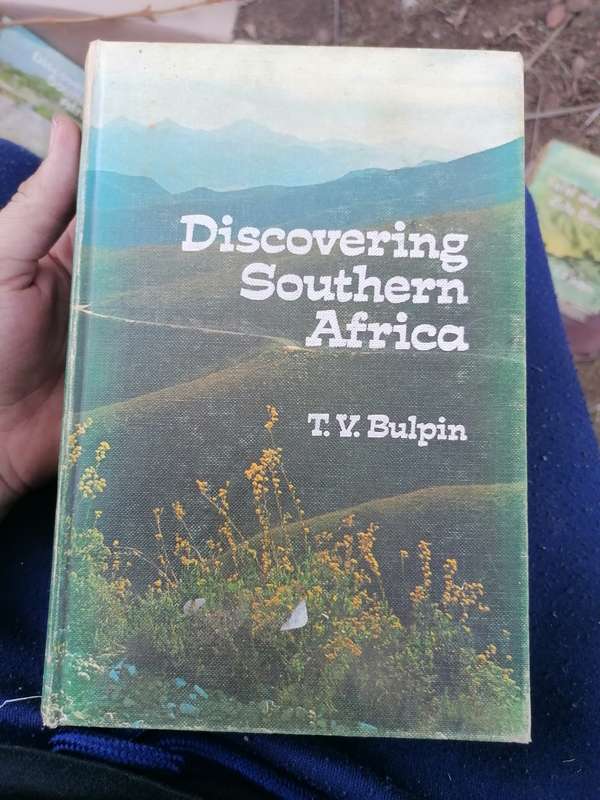 Discovering Southern Africa Book by T. V. Bulpin