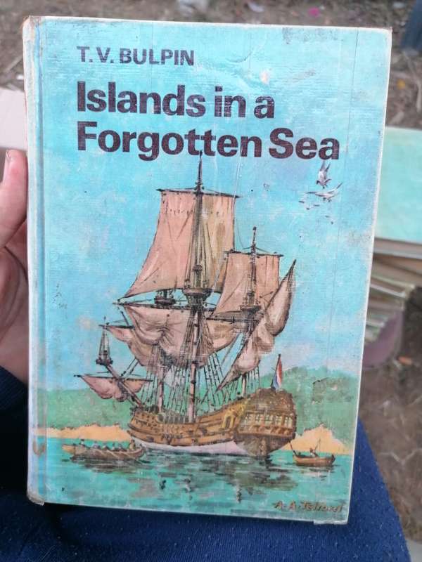 T.V. BULPIN  Islands in a Forgotten Sea