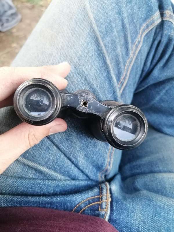 VAG, VOIGTLANDER GERMAN BINOCULARS  NEEDS ONE SCREW