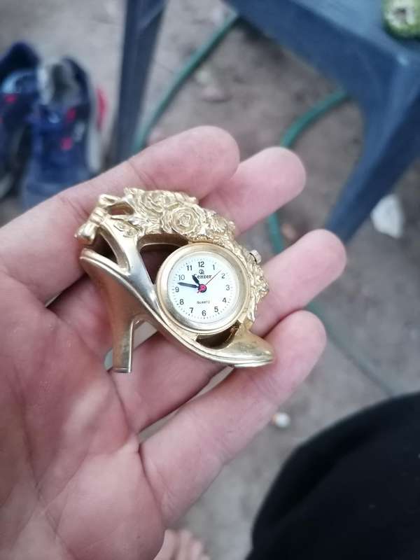 Miniature Quartz Clock, Gold-tone High Heel Shoe Clock, Japan Movement,