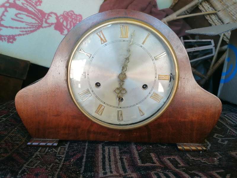 Antique mantal clock