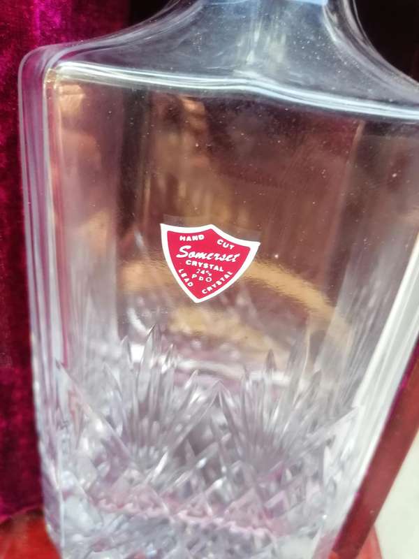 Quality Wooden Cased Somerset Crystal Decanter