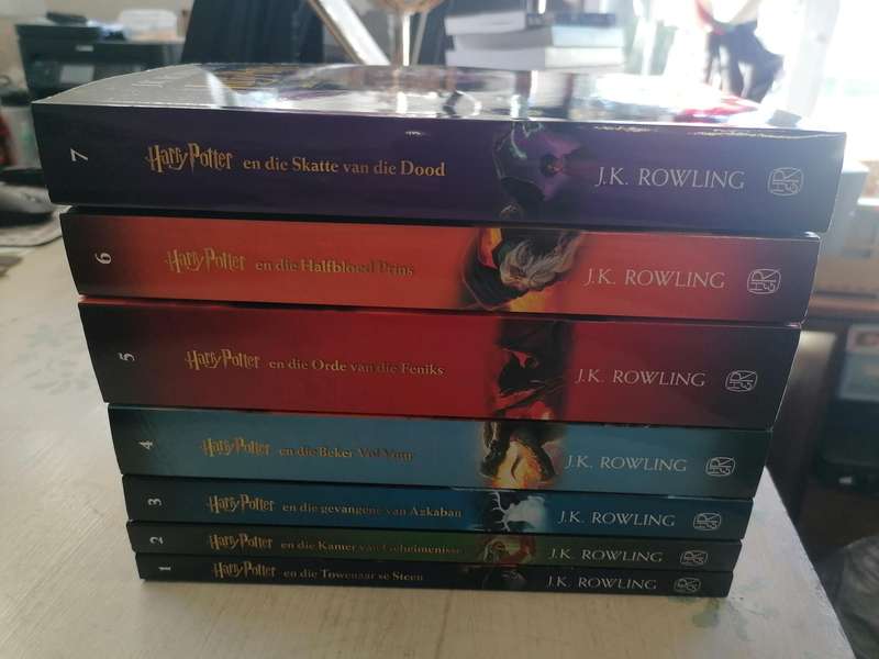 Kompleet Harry Potter in Afrikaans stel 1-7