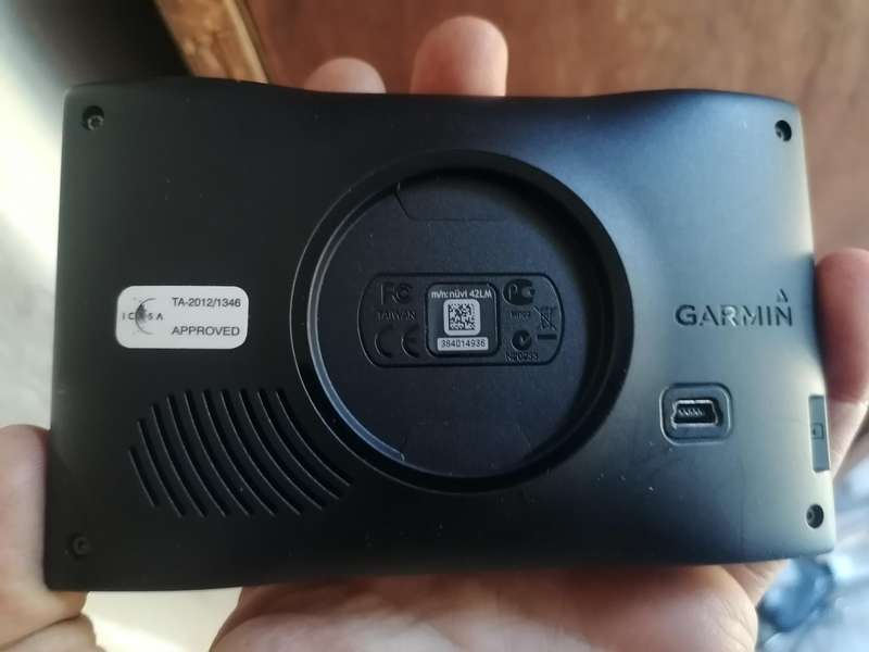 Garmin GPS as per picture. Needs memory card