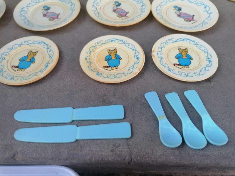 vintage Peter Rabbit toy tea set,1983