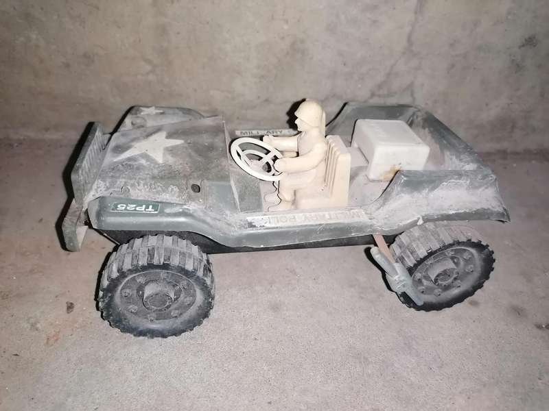 VINTAGE TIN & PLASTIC TOY WIND-UP TRUCK, DURHAM JAPAN. ARMY / MILITARY Sadly not working