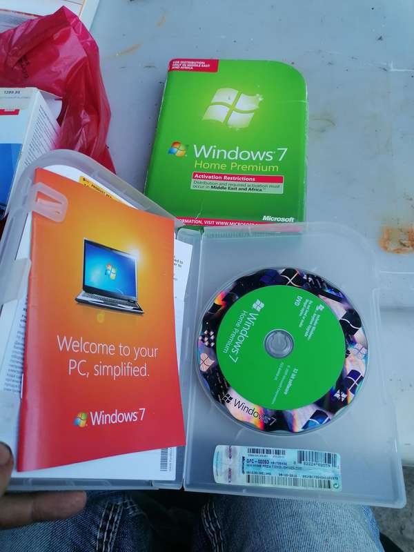Microsoft Windows 7 Home Premium - 32bit/64bit