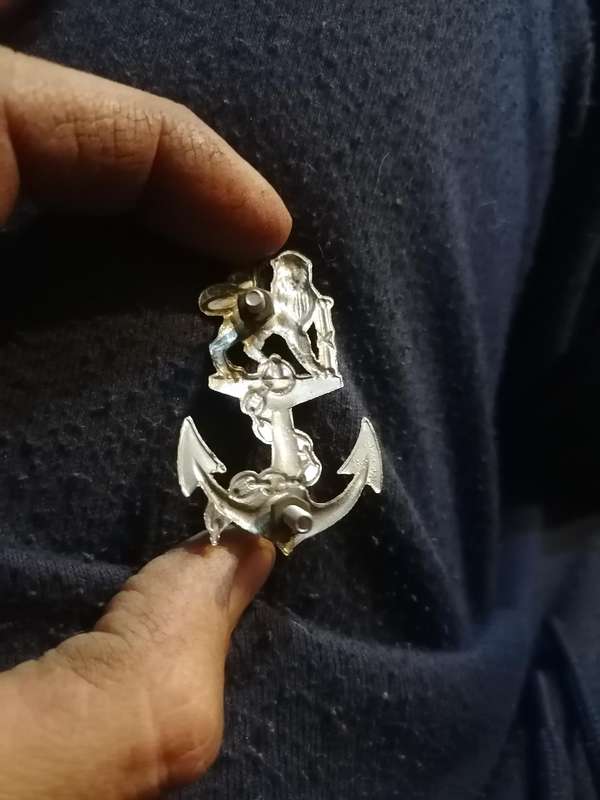 OLD S.A. NAVY SEA CADETS CHROMED BERET BADGE
