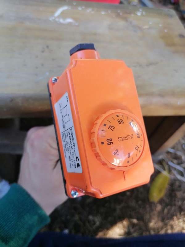 220V 16A 0-90 Degree Adjustable Thermostat for Boiler Water Pump