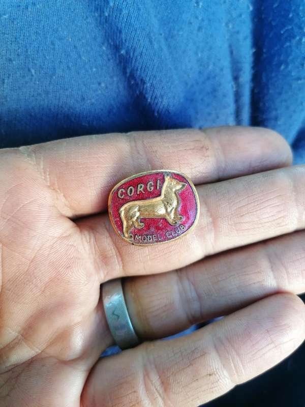 Vintage Corgi Model Club Badge F&S Pin Badge