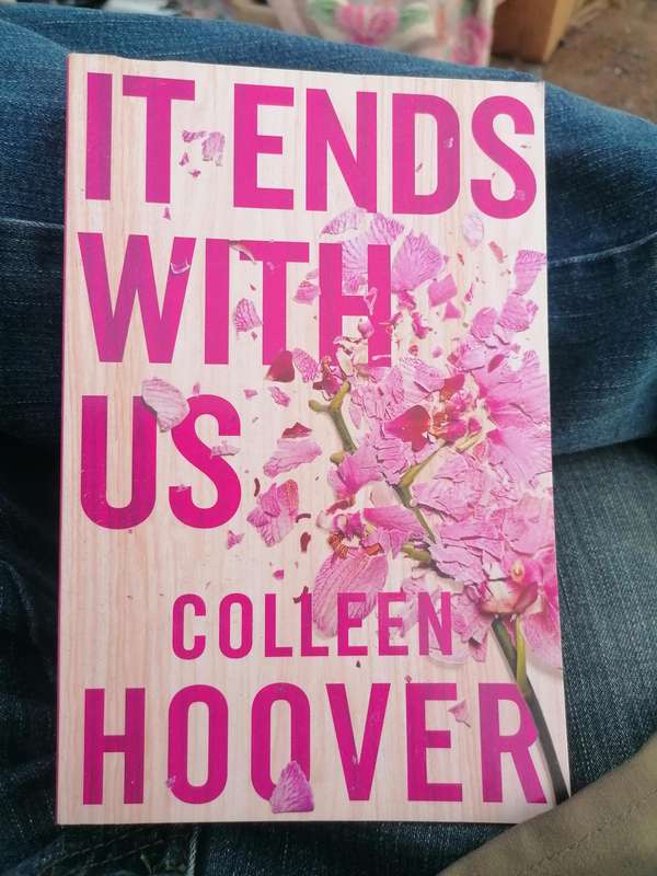 It Ends With Us by Colleen hoover