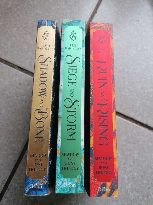 The Shadow and Bone Trilogy Paperback Set by Leigh Bardugo - Siege & Storm, Ruin