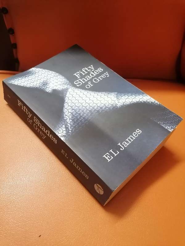 Fifty shades of grey book 1