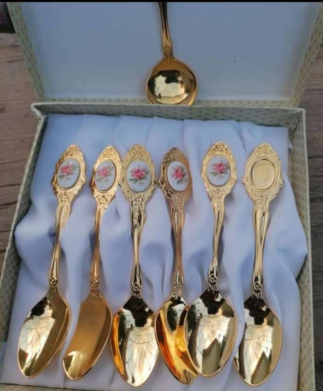 24 CARAT GOLD PLATED CUTLERY