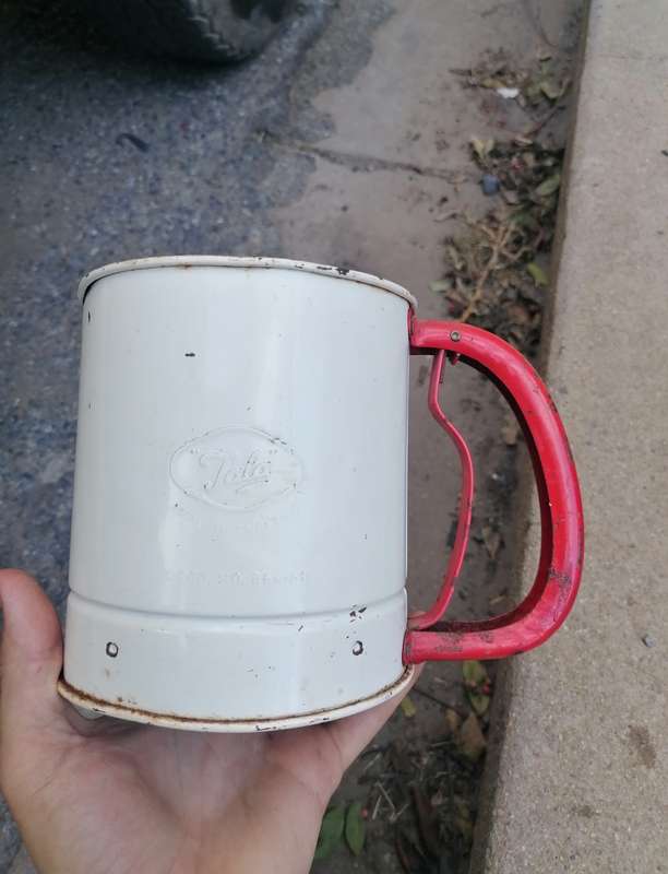 VINTAGE TALA RED & CREAM ENAMEL FLOUR SIFTER