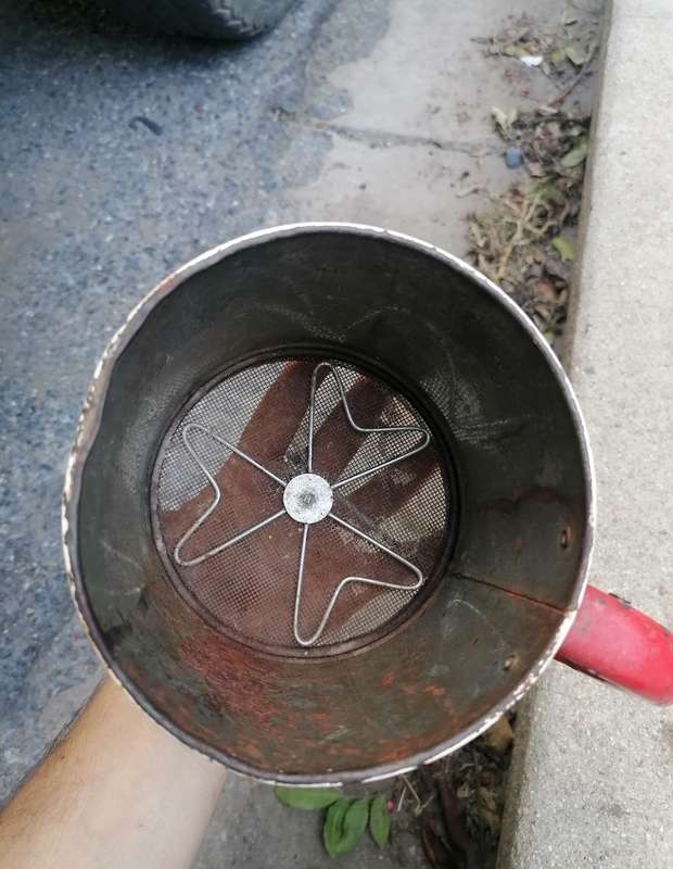 VINTAGE TALA RED & CREAM ENAMEL FLOUR SIFTER