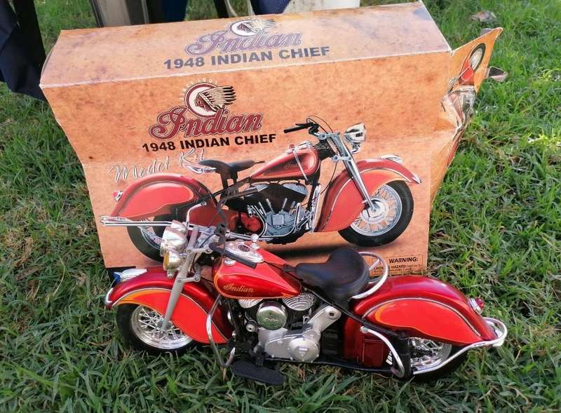 Vintage Ray 1948 Indian Chief Motorcycle 1:6