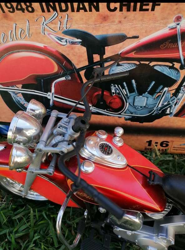 Vintage Ray 1948 Indian Chief Motorcycle 1:6