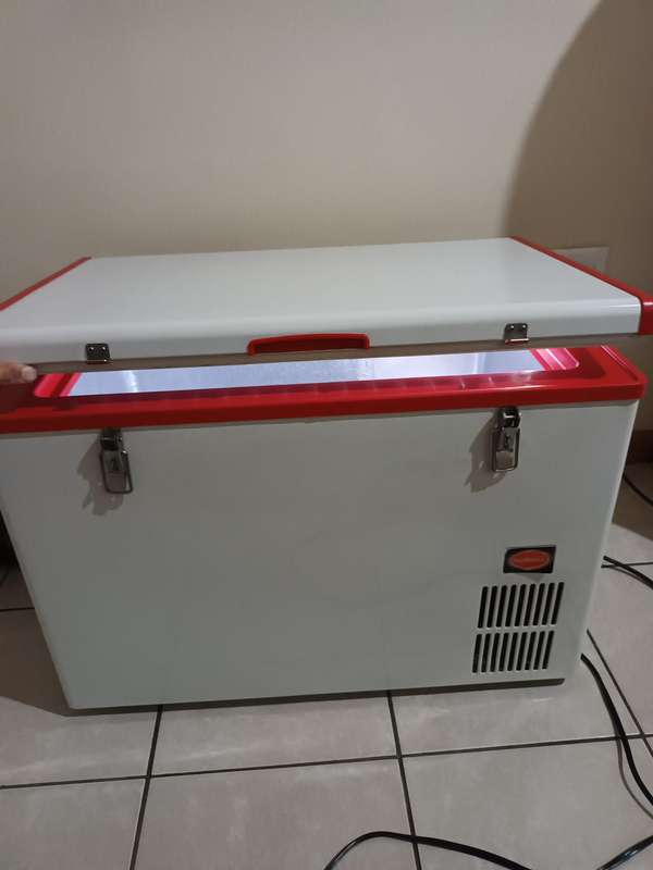Snomaster camping fridge freezer 60L