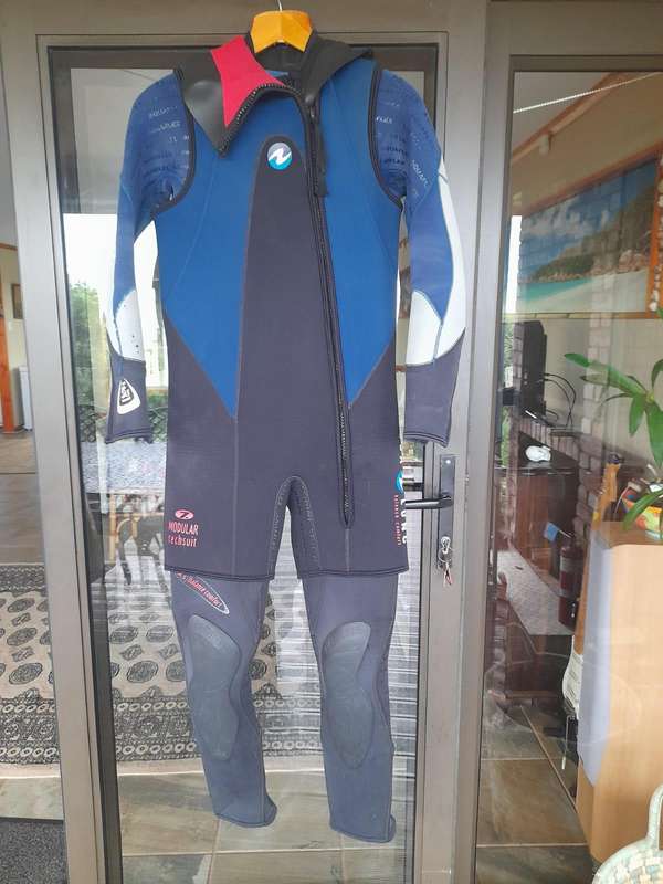 AQUALUNG Tech diving suit. 5mm suit with 7 mm jacket. Size 38