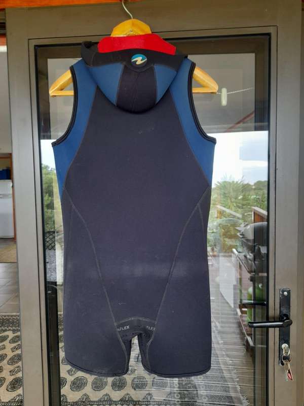 AQUALUNG Tech diving suit. 5mm suit with 7 mm jacket. Size 38