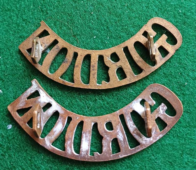 British Army, Gordon Highlanders  brass titles, D lugs