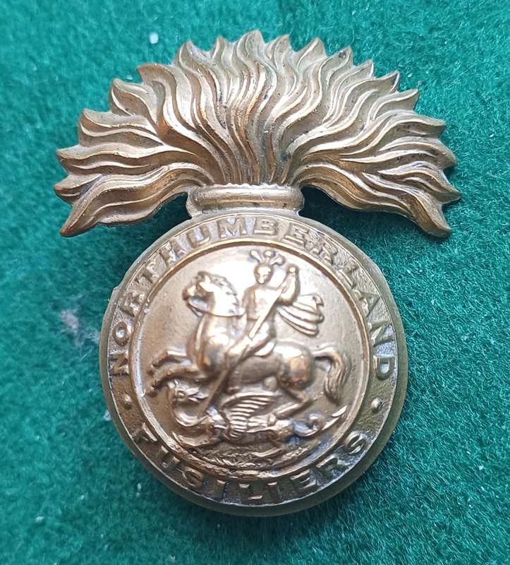 British Army, Northumberland Fusiliers brass cap badge pre 1935
