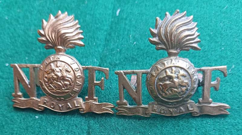 British Army, Royal Northumberland Fusiliers brass titles x 2