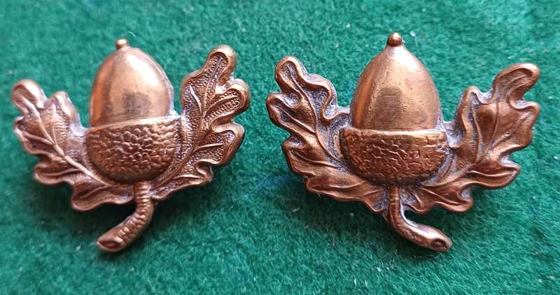 British Army, Cheshire Regt brass collars pair