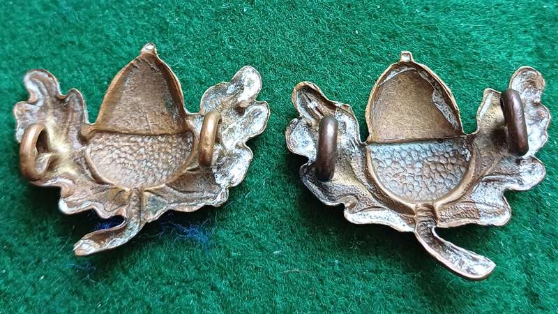 British Army, Cheshire Regt brass collars pair