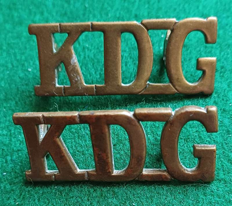 British Army, King's Dragoon Guards brass titles pair, D lugs