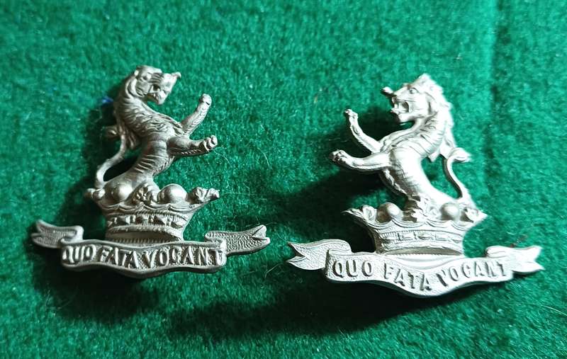 British Army, 7th Dragoon Guards WM collars, facing pair.