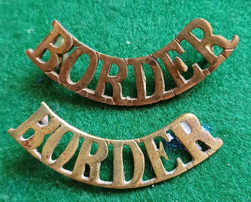 British Army, Border Regt brass titles x 2