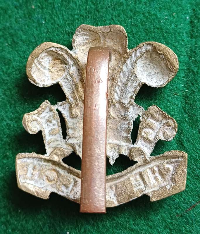 British Army, The Welch Regt brass cap badge, pos economy