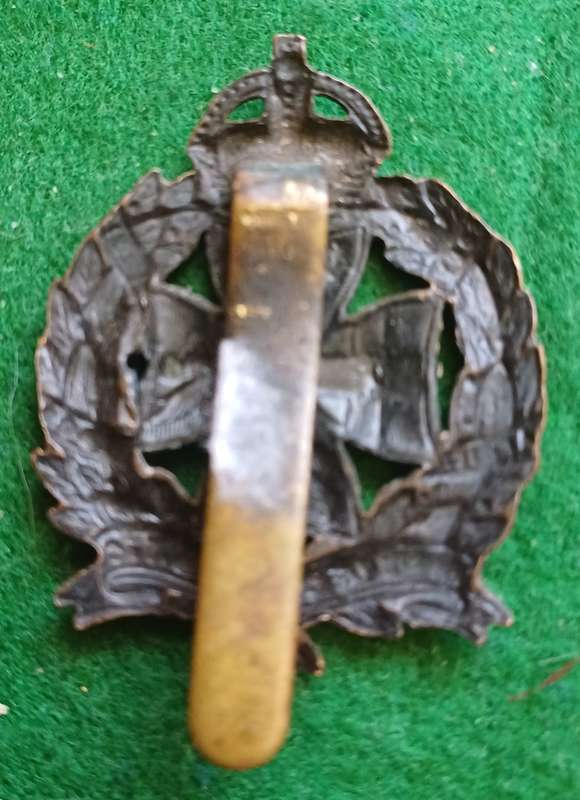 British Army, Inns of Court, (Devil's Own,) OTC blackened Officer's cap badge