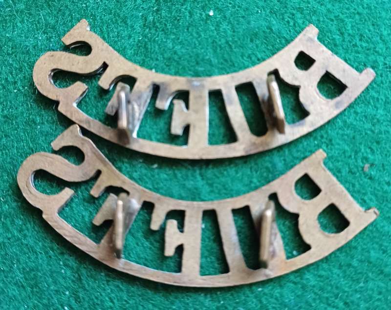 British Army, Queens own Buffs, Royal East Kent brass titles pair, D lugs