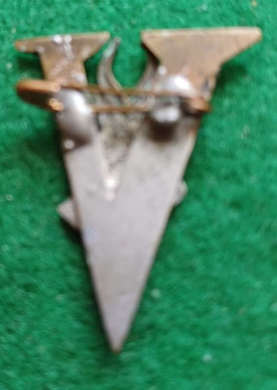 SA UDF WWII brass Springbok V for Victory badge